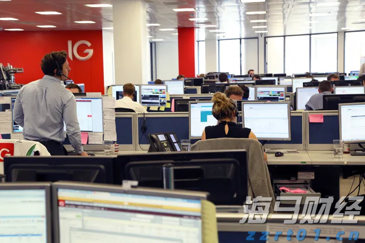 欧盟应对特朗普关税威胁：无协议时将对1000亿欧元美国商品征收30%关税